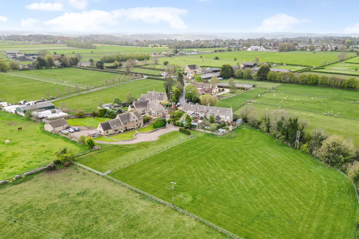 Hyde, Chalford, GL6 photo 2