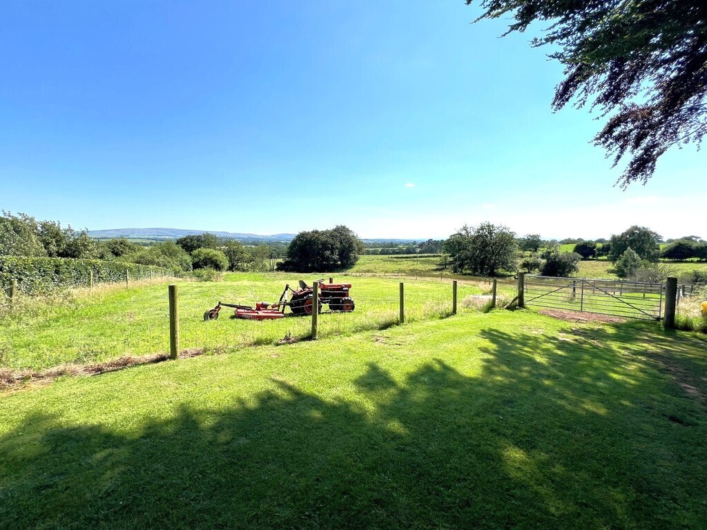 Stonecross Rigg, Near Walton Image 14