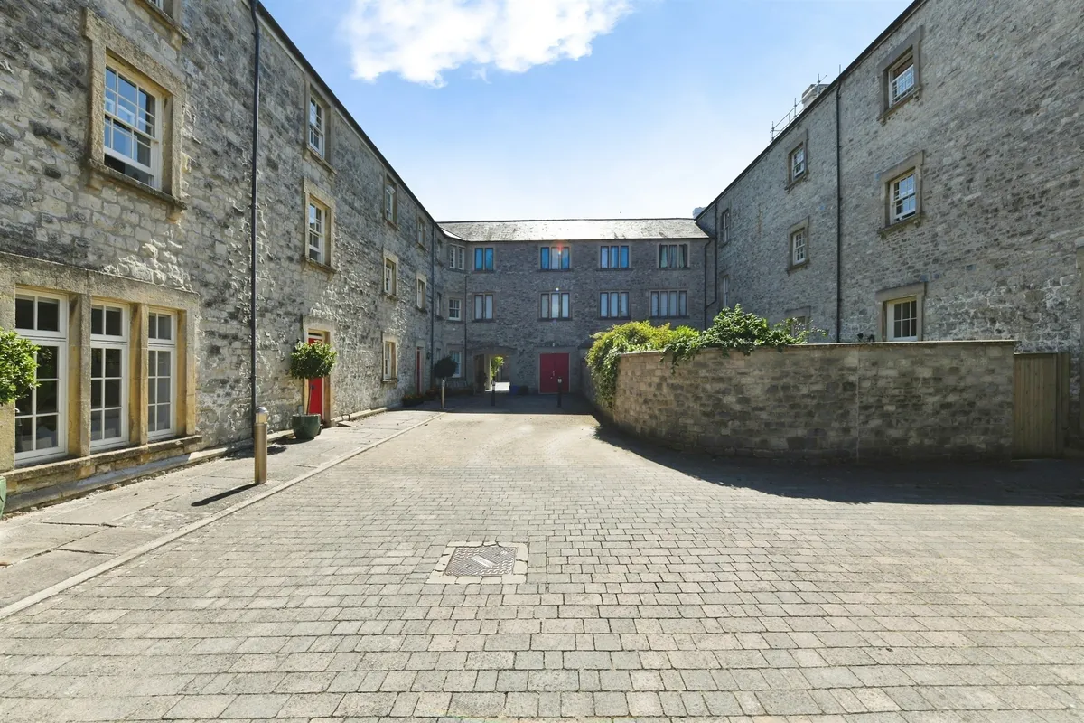 West End Court, Shepton Mallet
