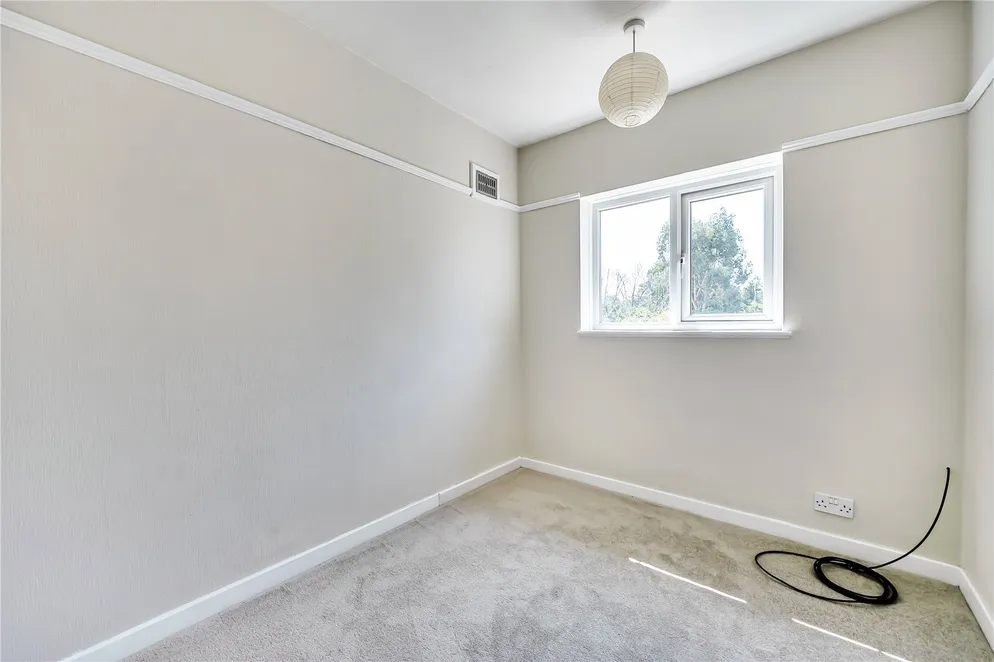 Property carousel item 13