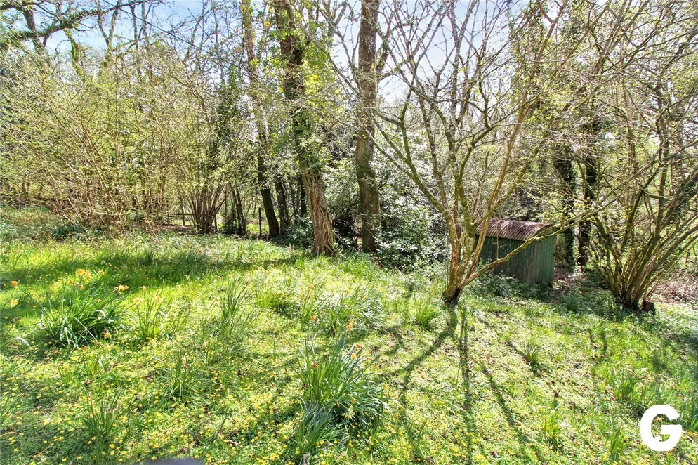 Property carousel item 4