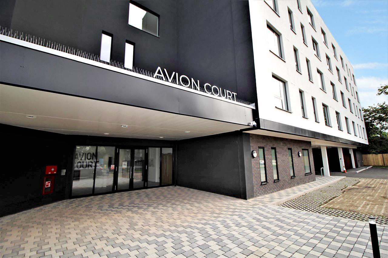 London Road, Crawley Image 3