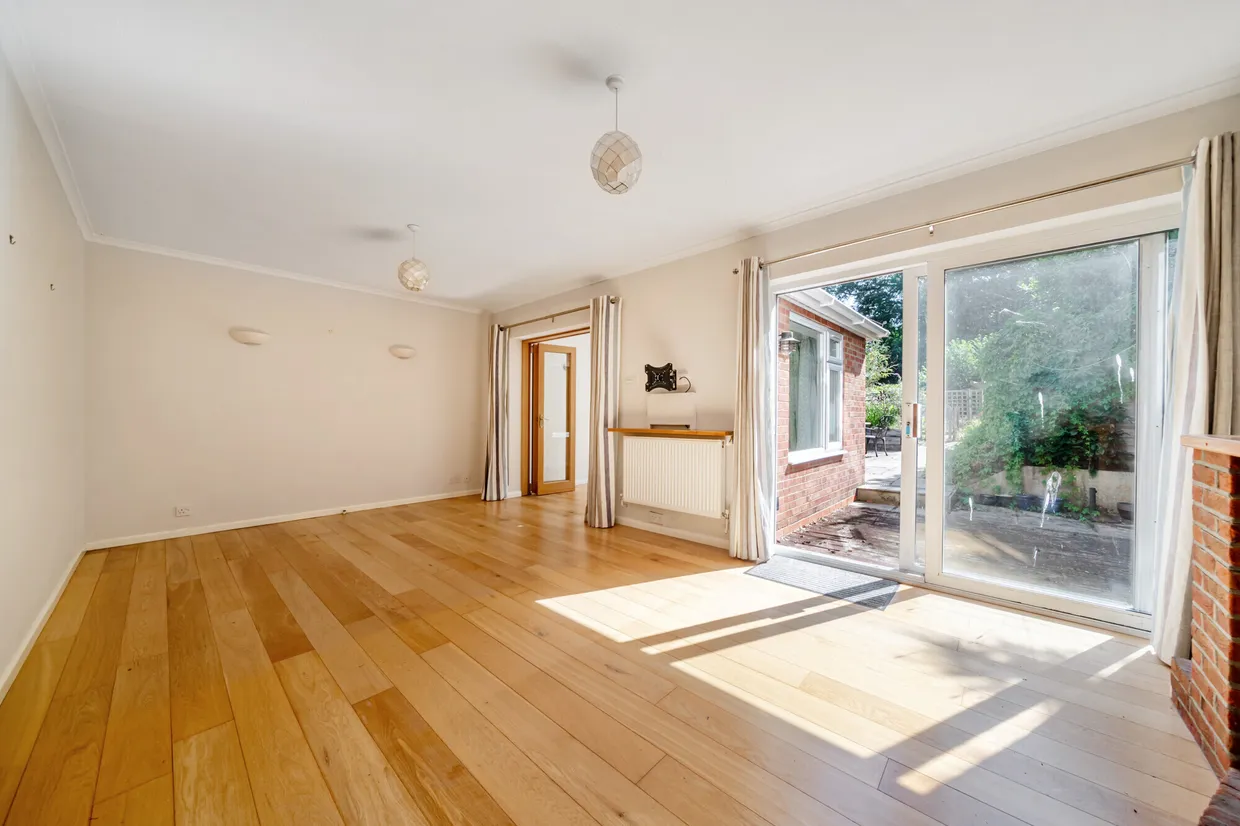 Field Place, Liphook, GU30 photo 4