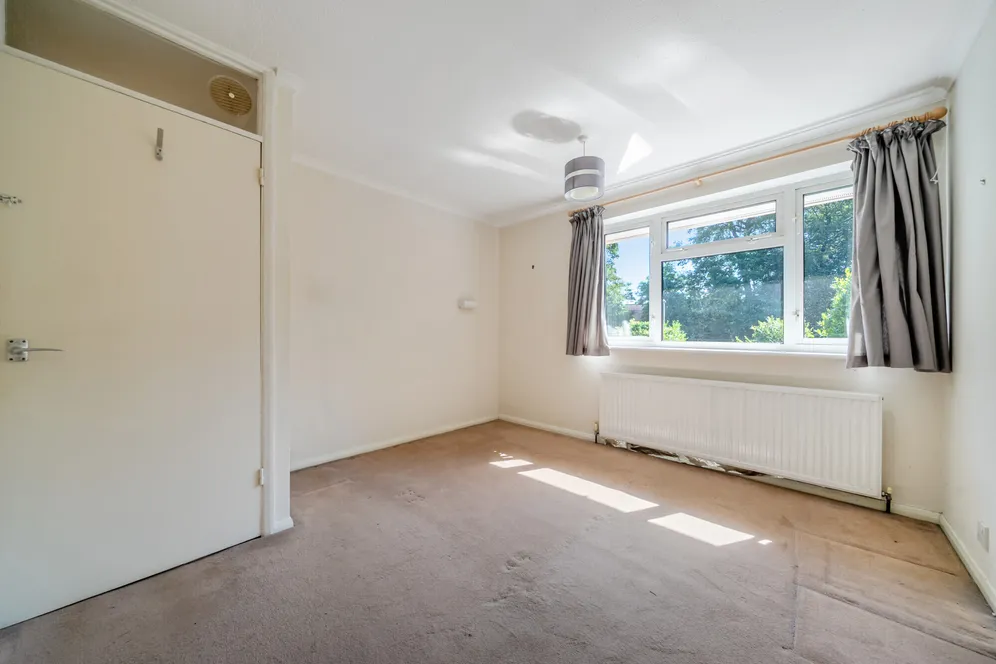 Field Place, Liphook, GU30 photo 7