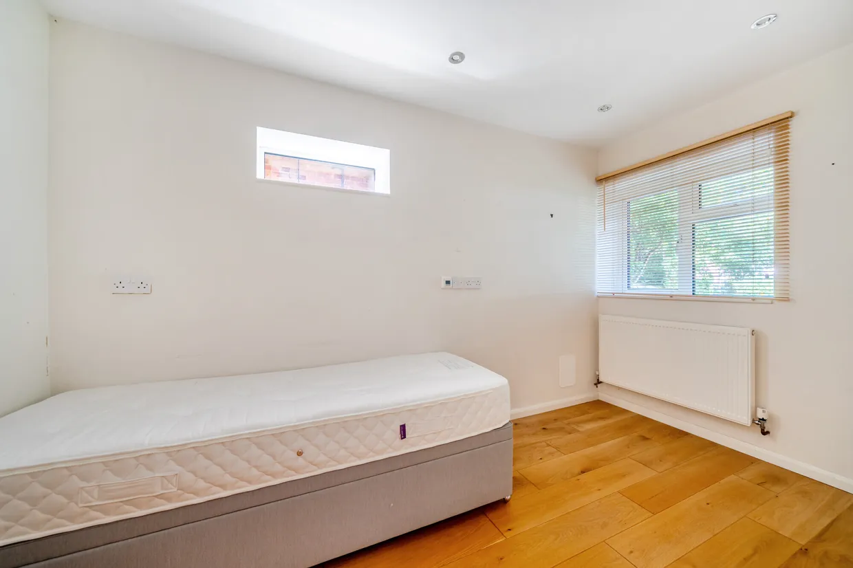 Field Place, Liphook, GU30 photo 13