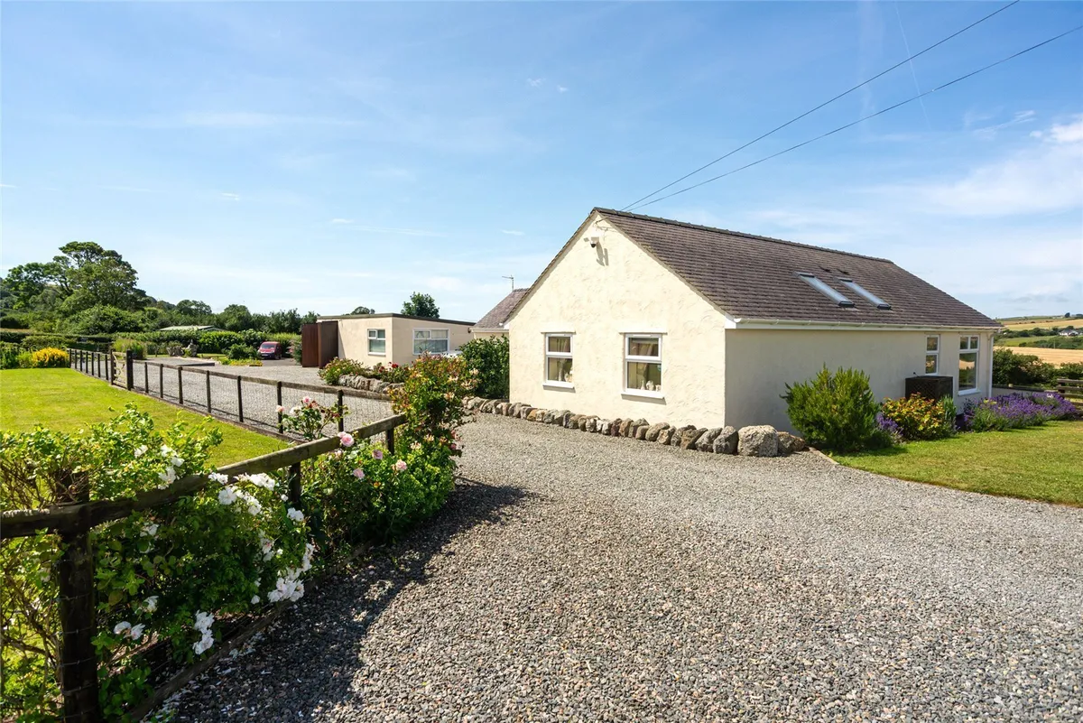 Dulas, Isle of Anglesey, LL70