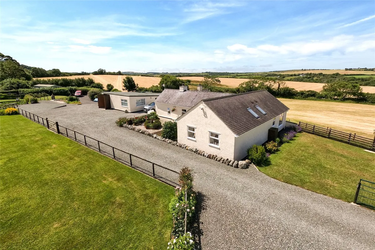 Dulas, Isle of Anglesey, LL70