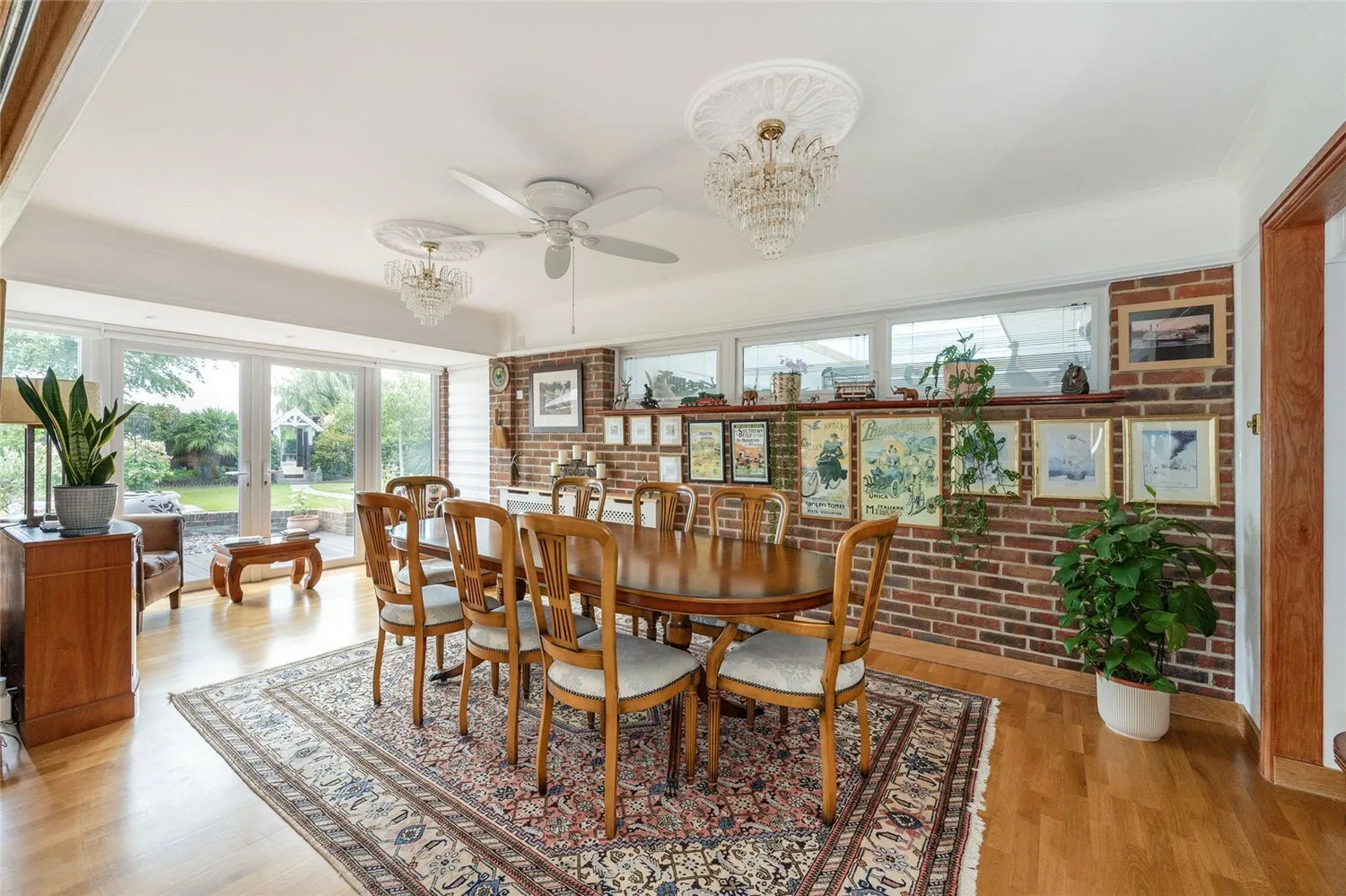 Havant Road, Hayling Island, PO11 photo 6