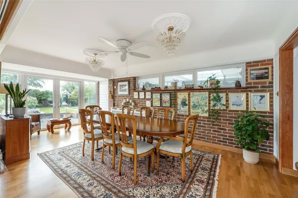 Havant Road, Hayling Island, PO11 photo 6