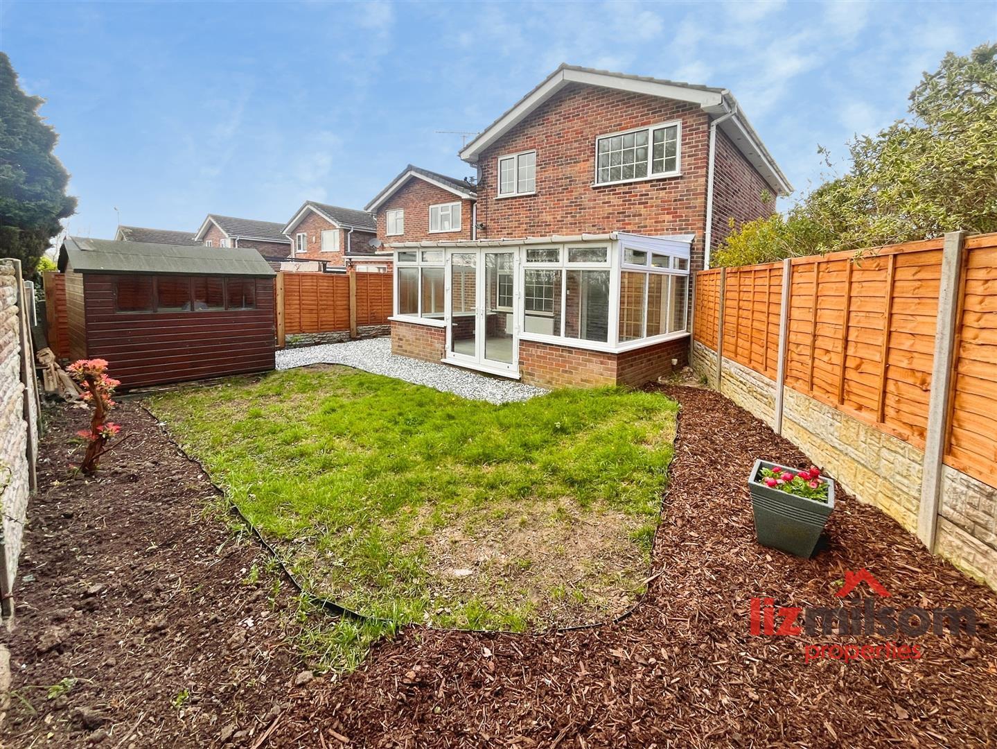 Old Hall Gardens, Church Gresley, Swadlincote Image 4