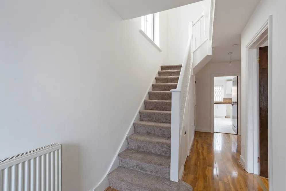 Ballogie Avenue London NW10 photo 2