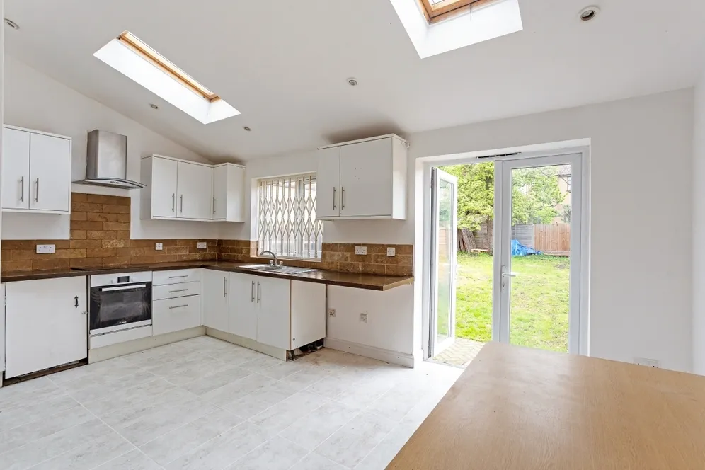 Ballogie Avenue London NW10 photo 5