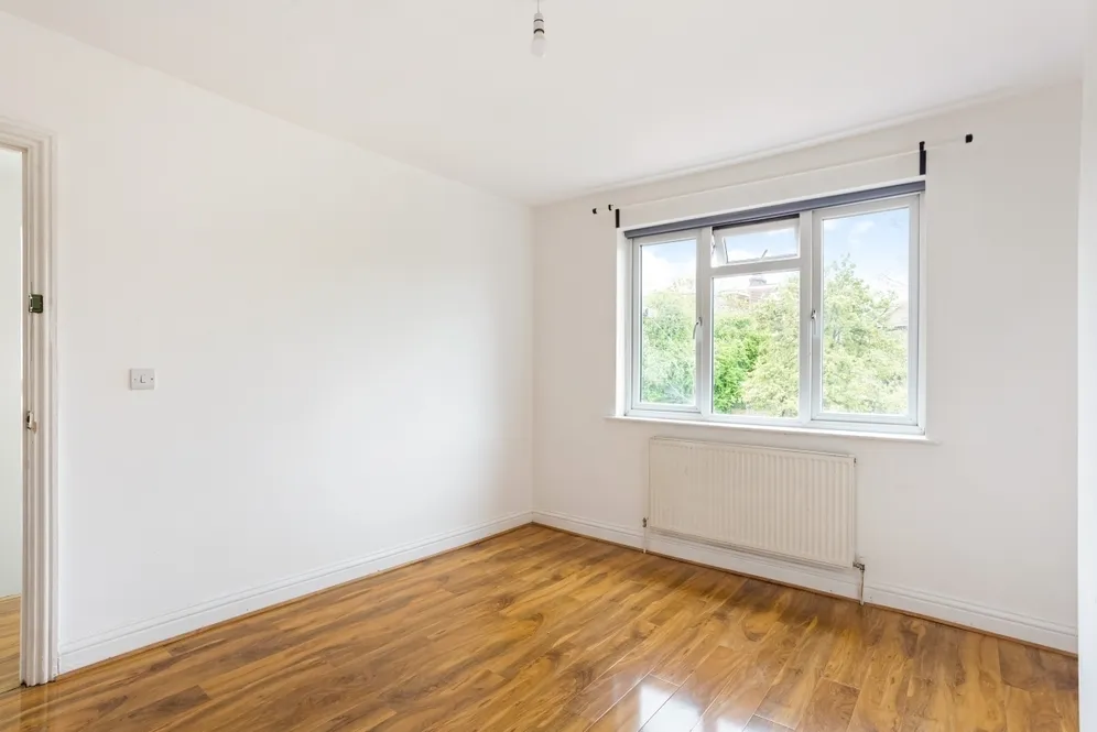 Ballogie Avenue London NW10 photo 12