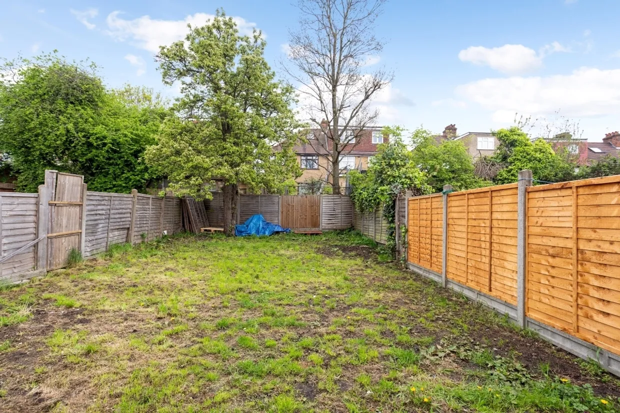 Ballogie Avenue London NW10 photo 14