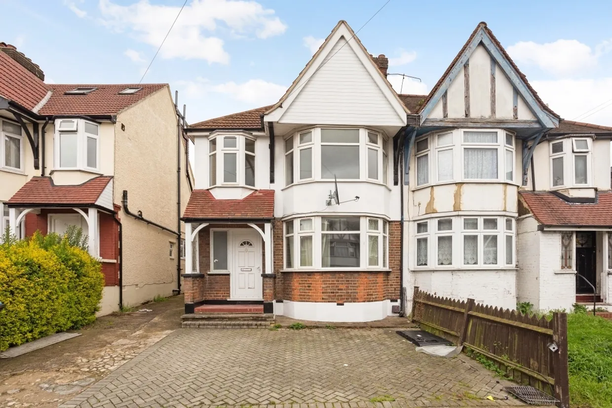 Ballogie Avenue London NW10 photo 15