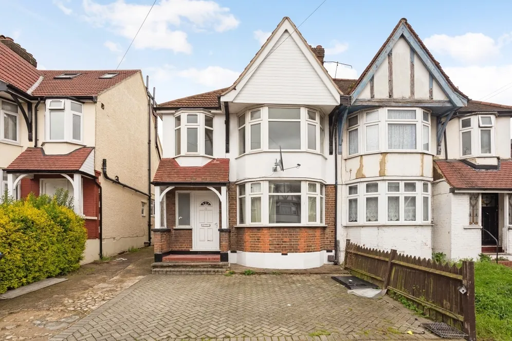 Ballogie Avenue London NW10 photo 15