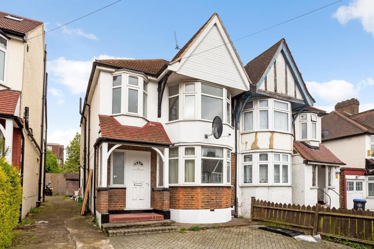 Ballogie Avenue London NW10 photo 16