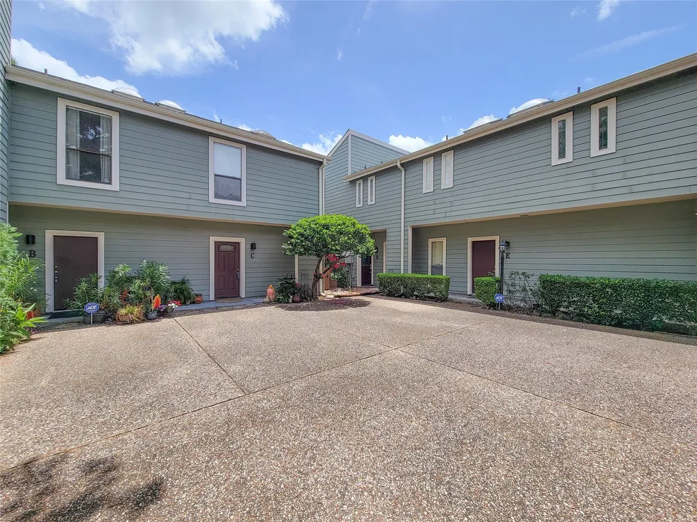 4225 Purdue St, Houston, TX 77005