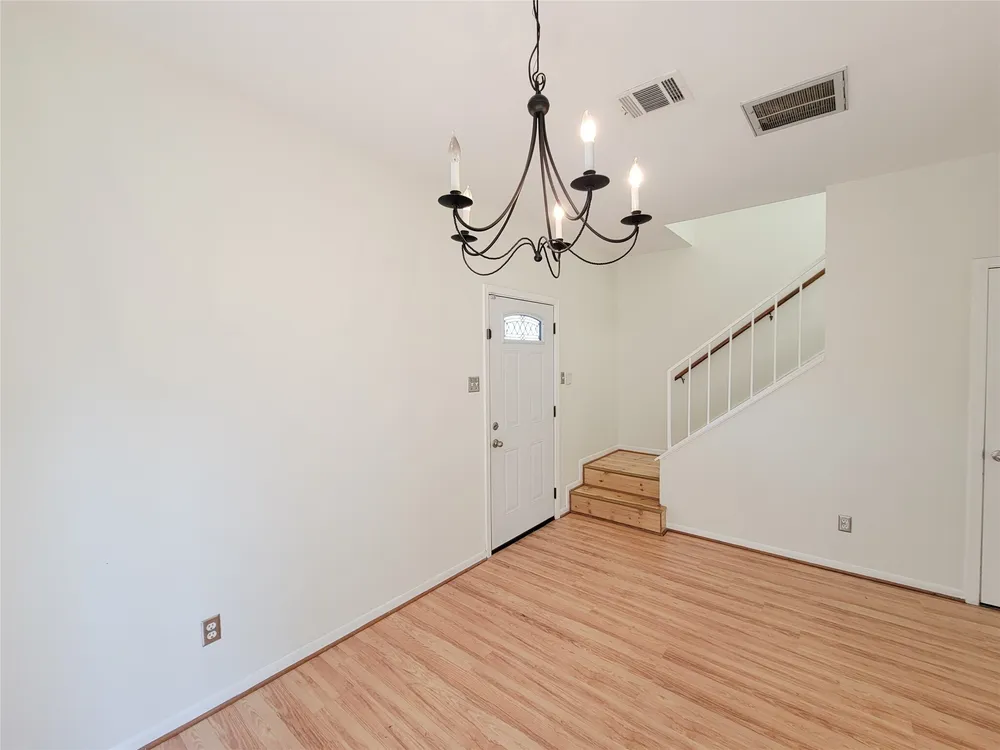 4225 Purdue St, Houston, TX 77005