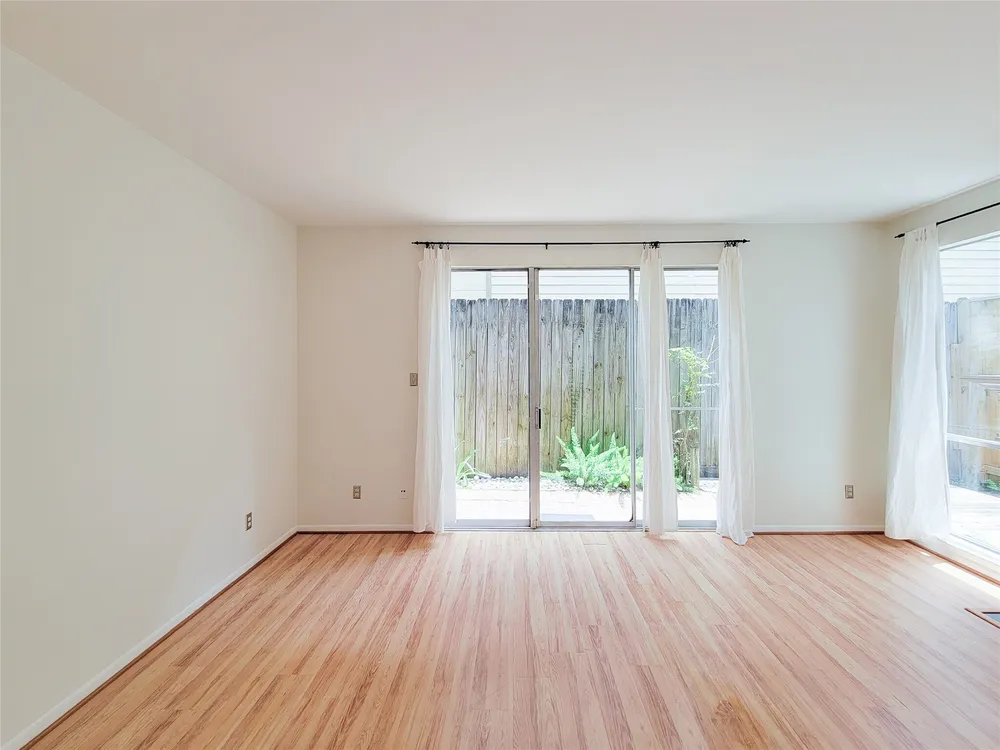 4225 Purdue St, Houston, TX 77005