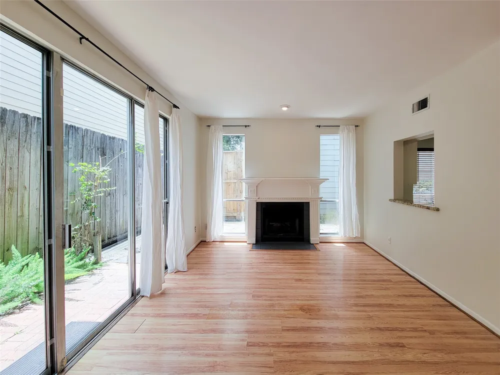 4225 Purdue St, Houston, TX 77005