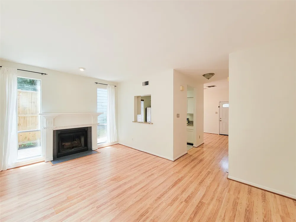 4225 Purdue St, Houston, TX 77005