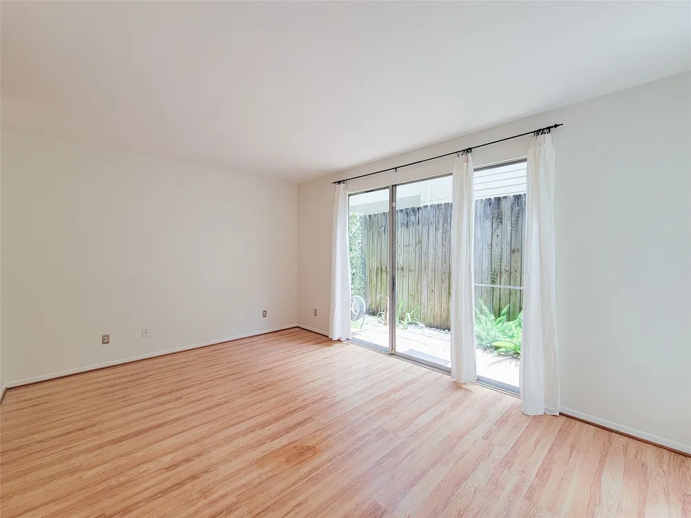 4225 Purdue St, Houston, TX 77005