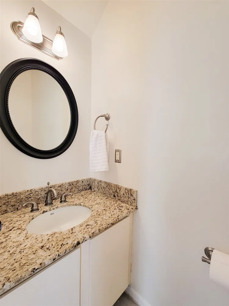 4225 Purdue St, Houston, TX 77005