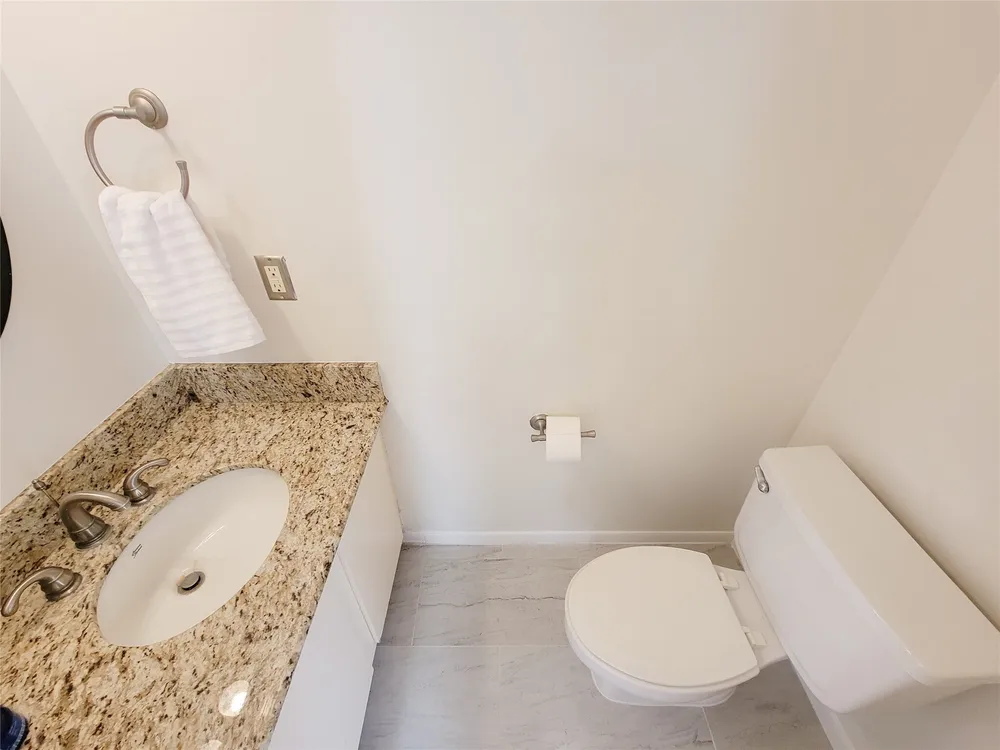 4225 Purdue St, Houston, TX 77005