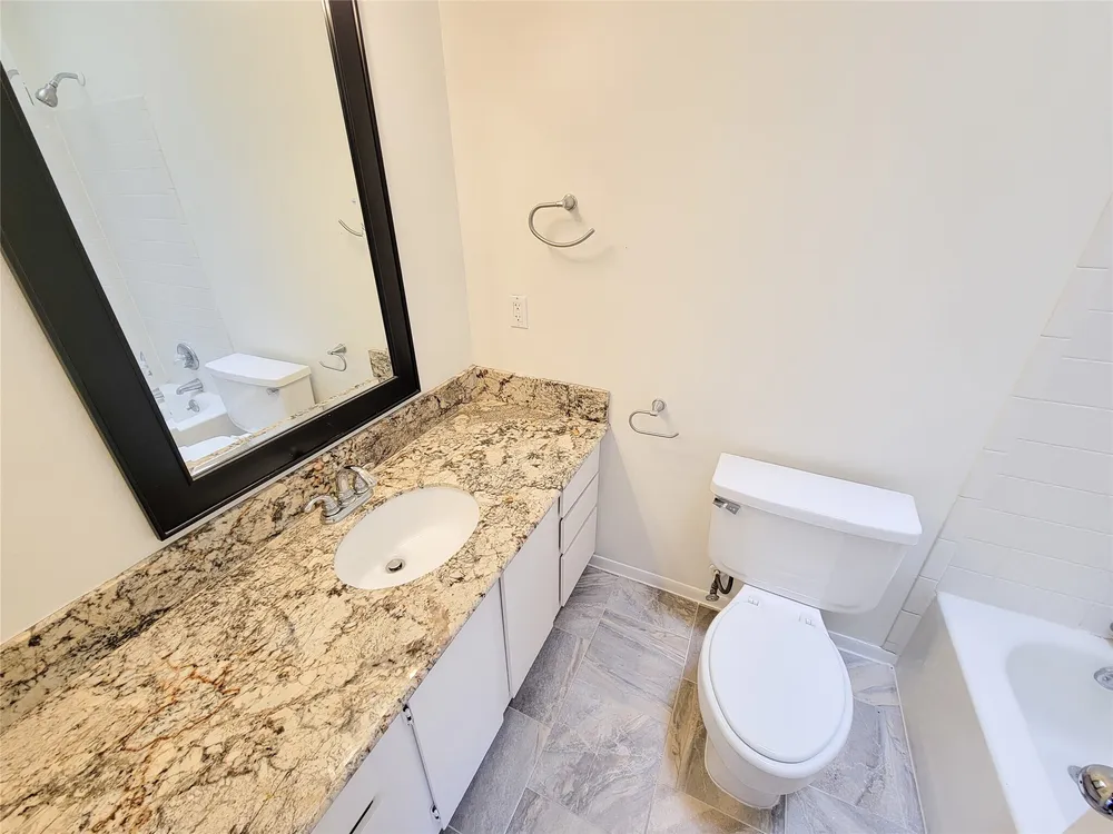 4225 Purdue St, Houston, TX 77005
