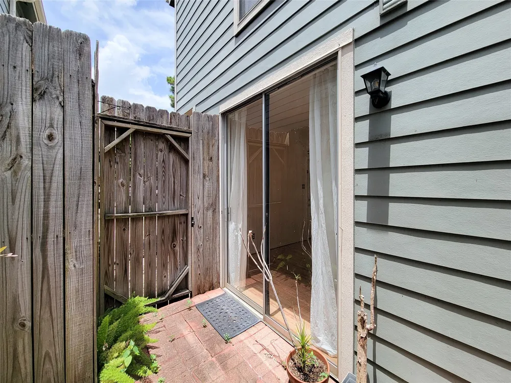 4225 Purdue St, Houston, TX 77005