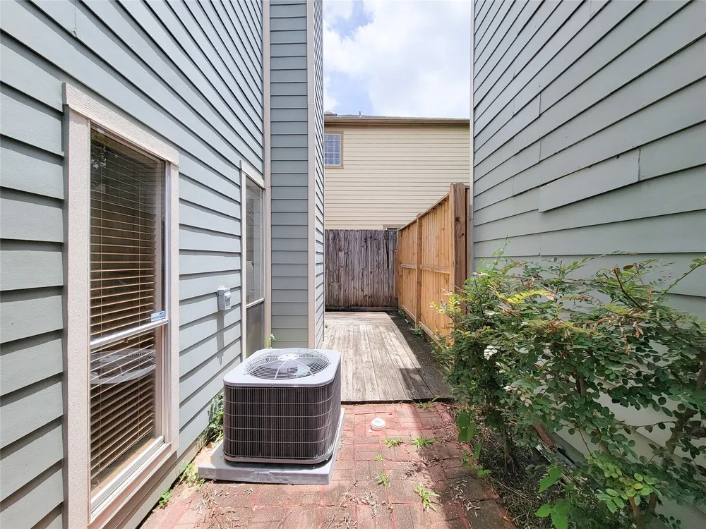 4225 Purdue St, Houston, TX 77005