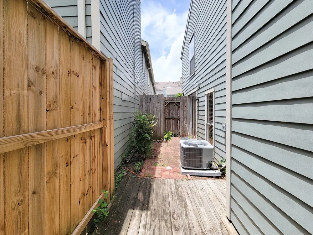 4225 Purdue St, Houston, TX 77005