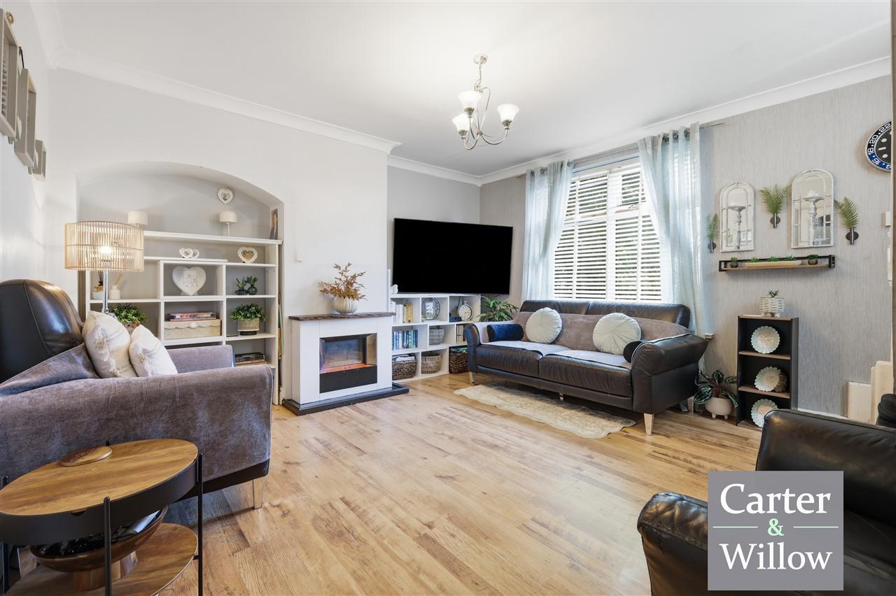 Shortcroft Road, Essex Image 3