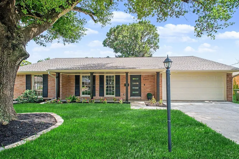 5443 Redstart St, Houston, TX 77096