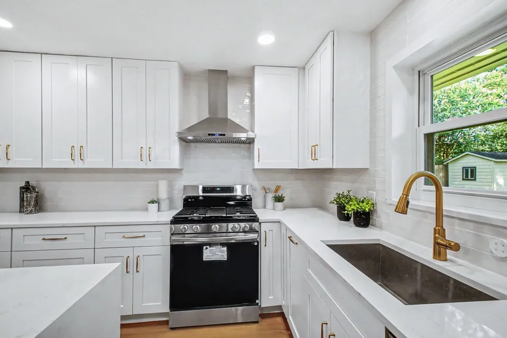 5443 Redstart St, Houston, TX 77096