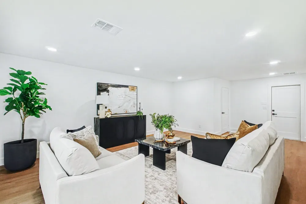 5443 Redstart St, Houston, TX 77096