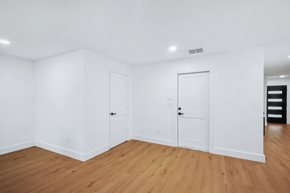 5443 Redstart St, Houston, TX 77096
