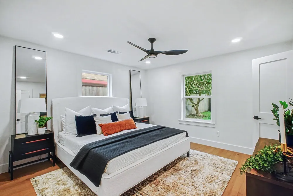 5443 Redstart St, Houston, TX 77096