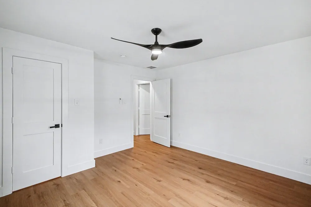 5443 Redstart St, Houston, TX 77096