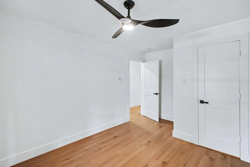 5443 Redstart St, Houston, TX 77096