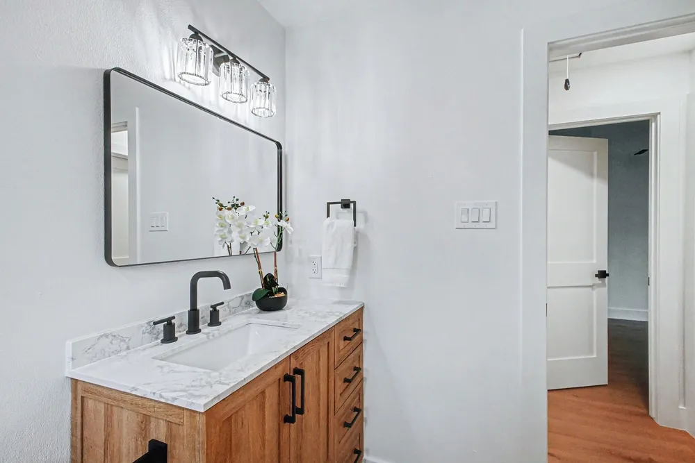 5443 Redstart St, Houston, TX 77096