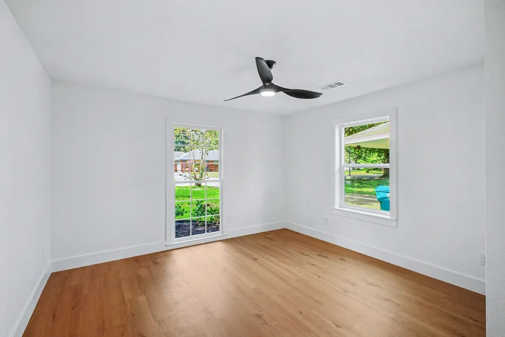 5443 Redstart St, Houston, TX 77096