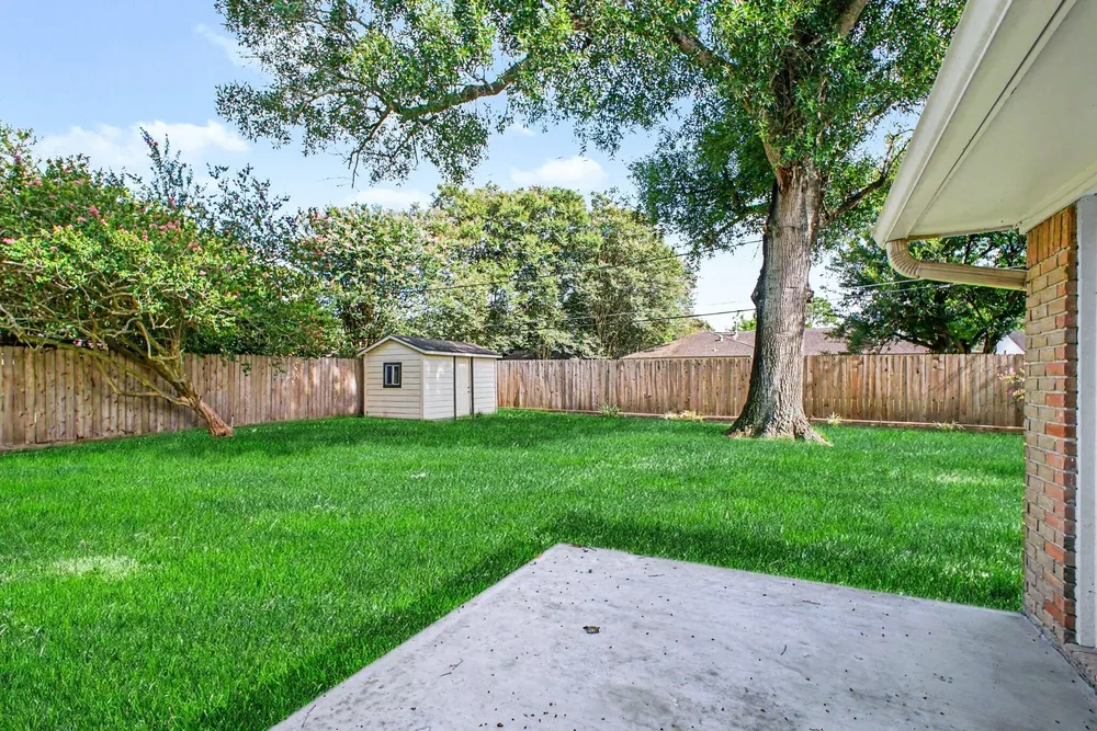 5443 Redstart St, Houston, TX 77096