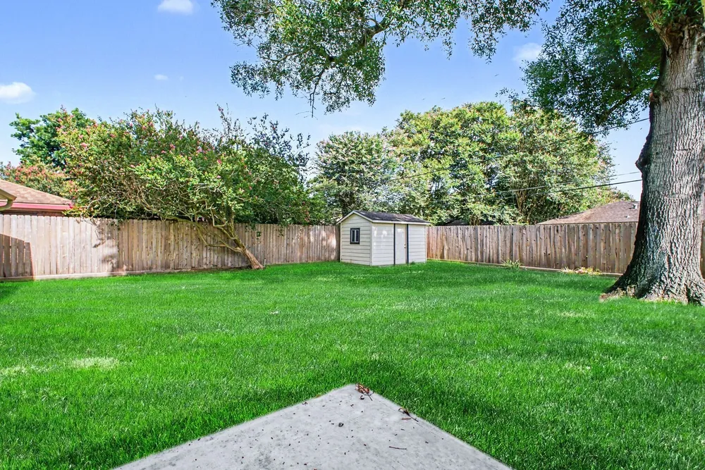 5443 Redstart St, Houston, TX 77096
