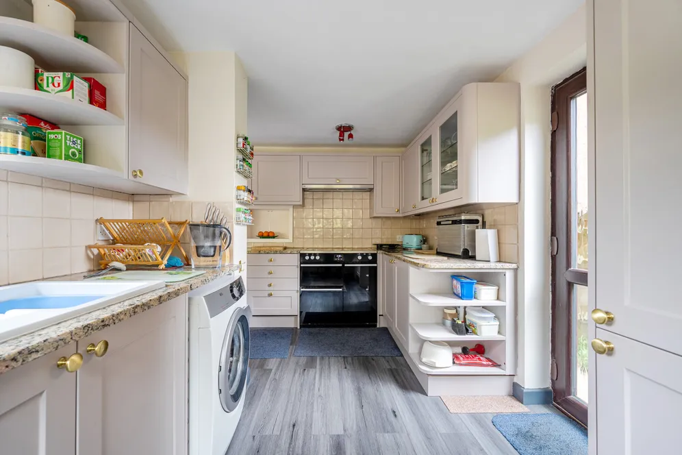Ailesbury Way, Burbage, SN8 photo 4