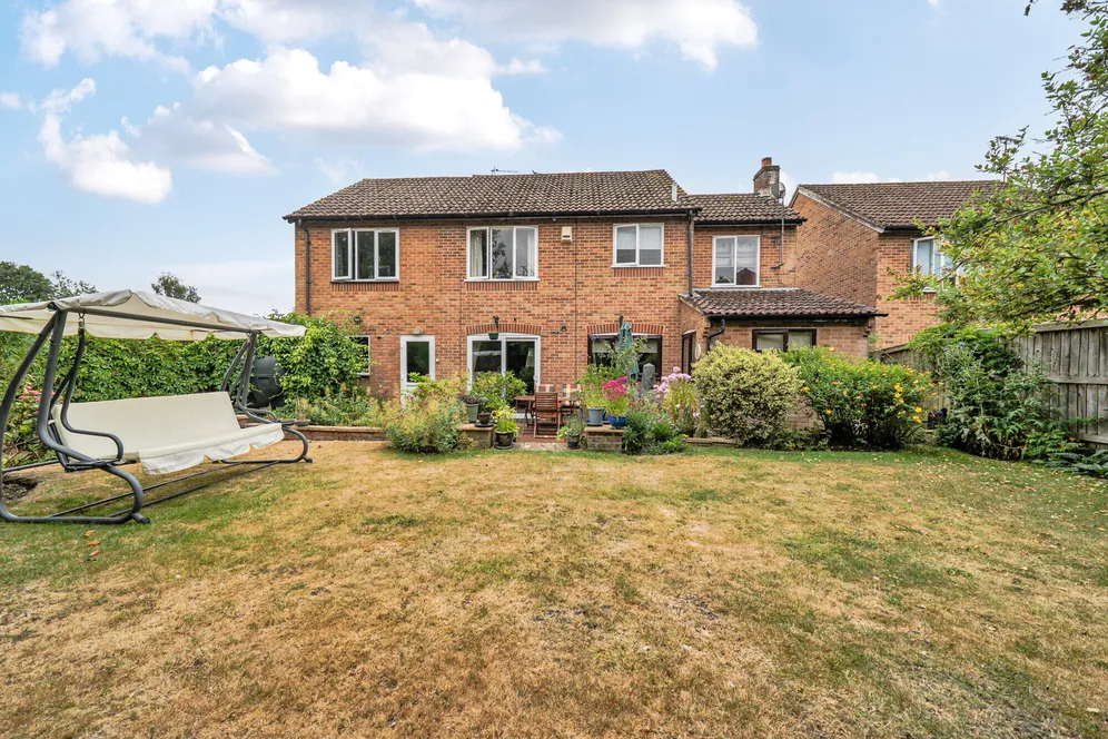Ailesbury Way, Burbage, SN8 photo 15