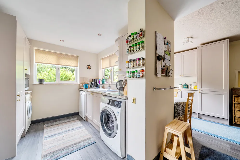 Ailesbury Way, Burbage, SN8 photo 7