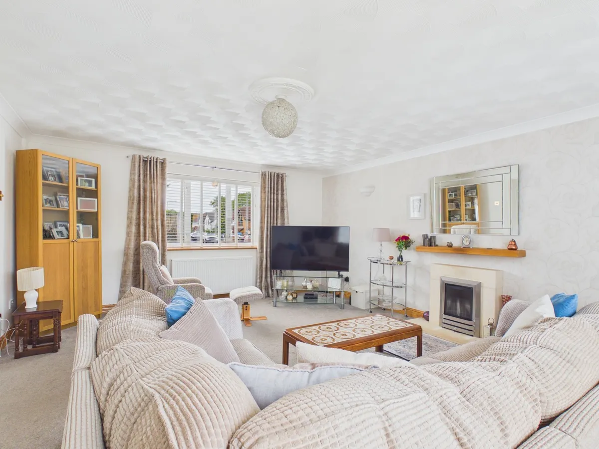 Rutland Close, Barry, CF62