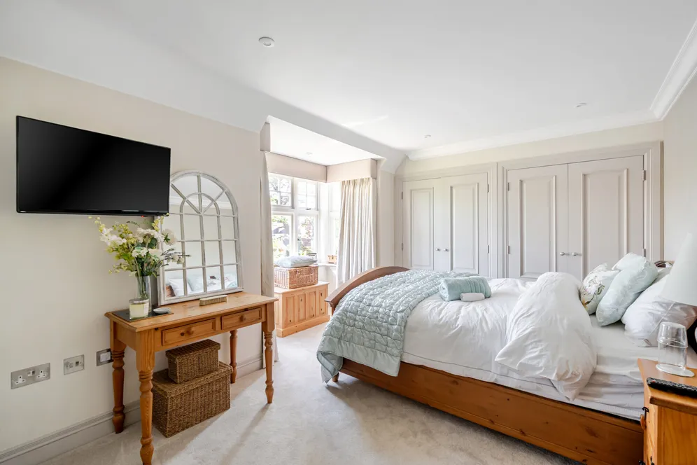 Sandlands Grove, Walton-On-The-Hill, KT20 photo 10